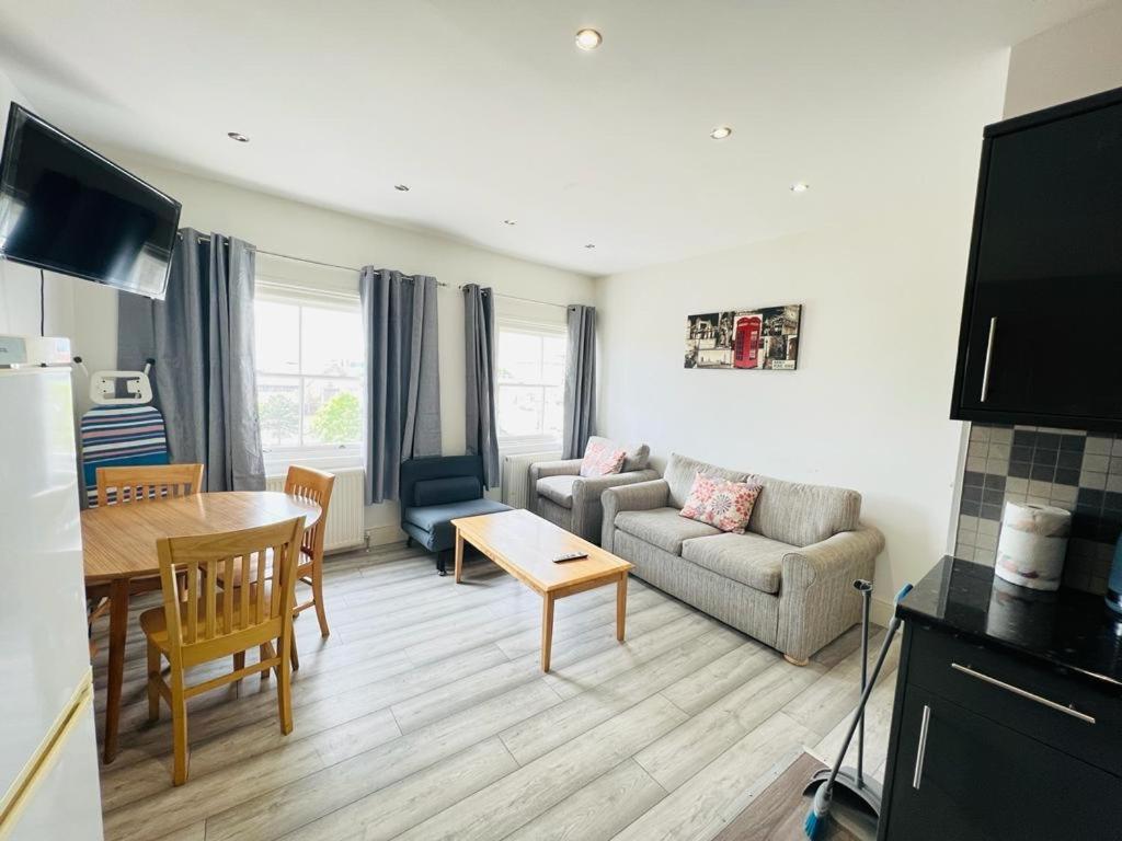 Entire New Flat With View To River Yare, H7 Appartement Great Yarmouth Buitenkant foto